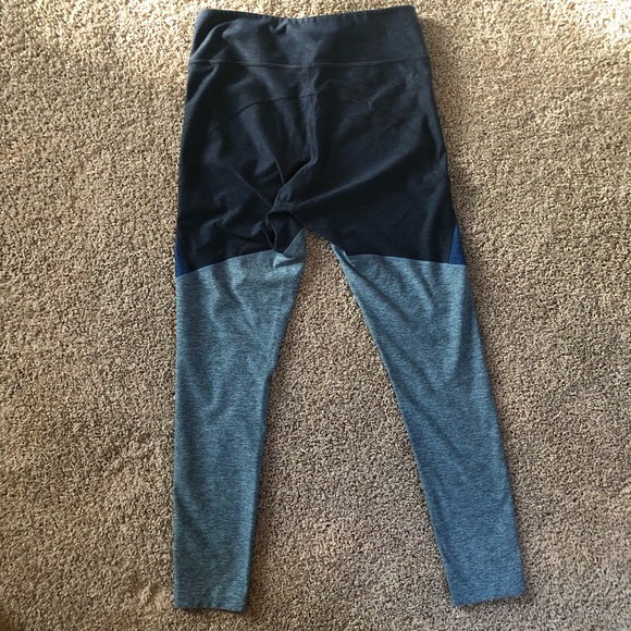 Outdoor Voices 7/8 Tri-Tone Leggings - Picture 5 of 6